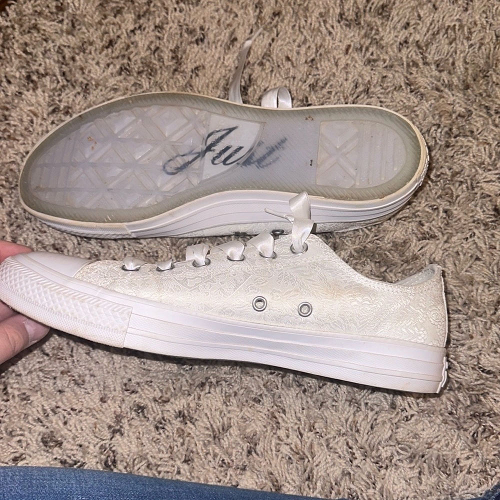 Wedding converse Size 10 - Picture 3 of 3